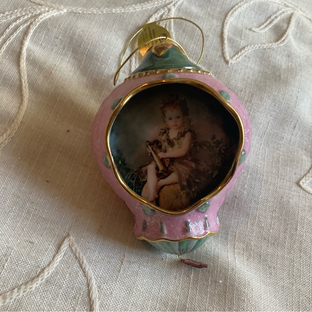VintageHeirloom Porcelain 2000 Bradford edition Pink/Green Garden Fairy Ornament